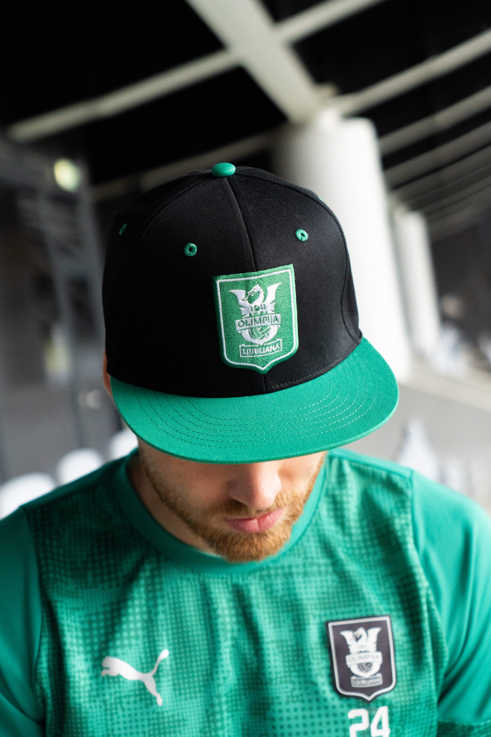 4_1 Kapa s šiltom - grb Olimpija - slika 1